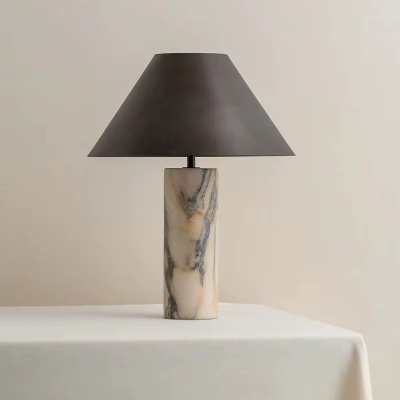 Lampe Calacatta, marbre blanc et abat-jour bronze